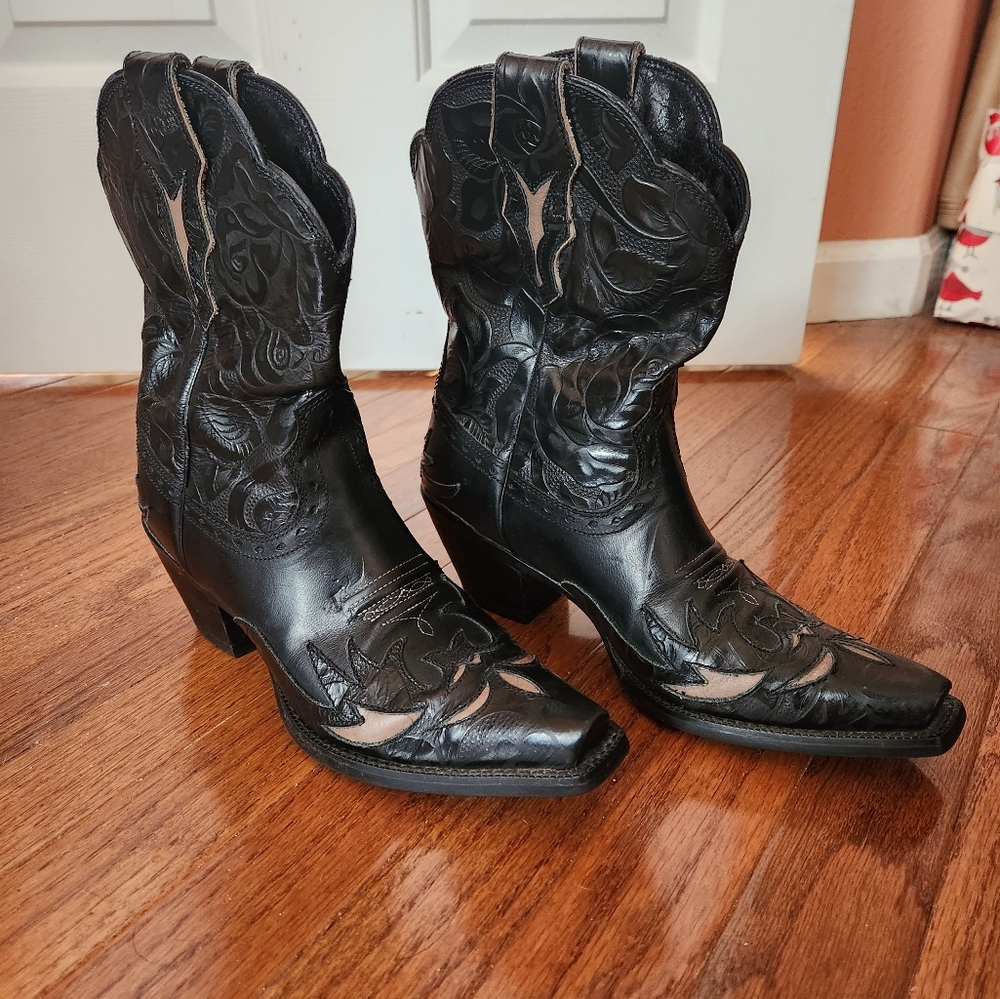 Black Ariat Daliah size 7.5